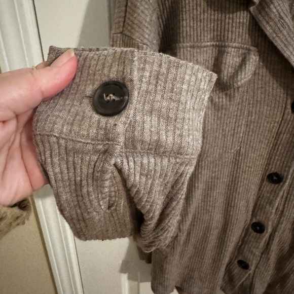 Zenana Pumpkin Spice and Everything Nice Shacket Mocha Brown Pockets Plus 3X - Picture 5 of 10